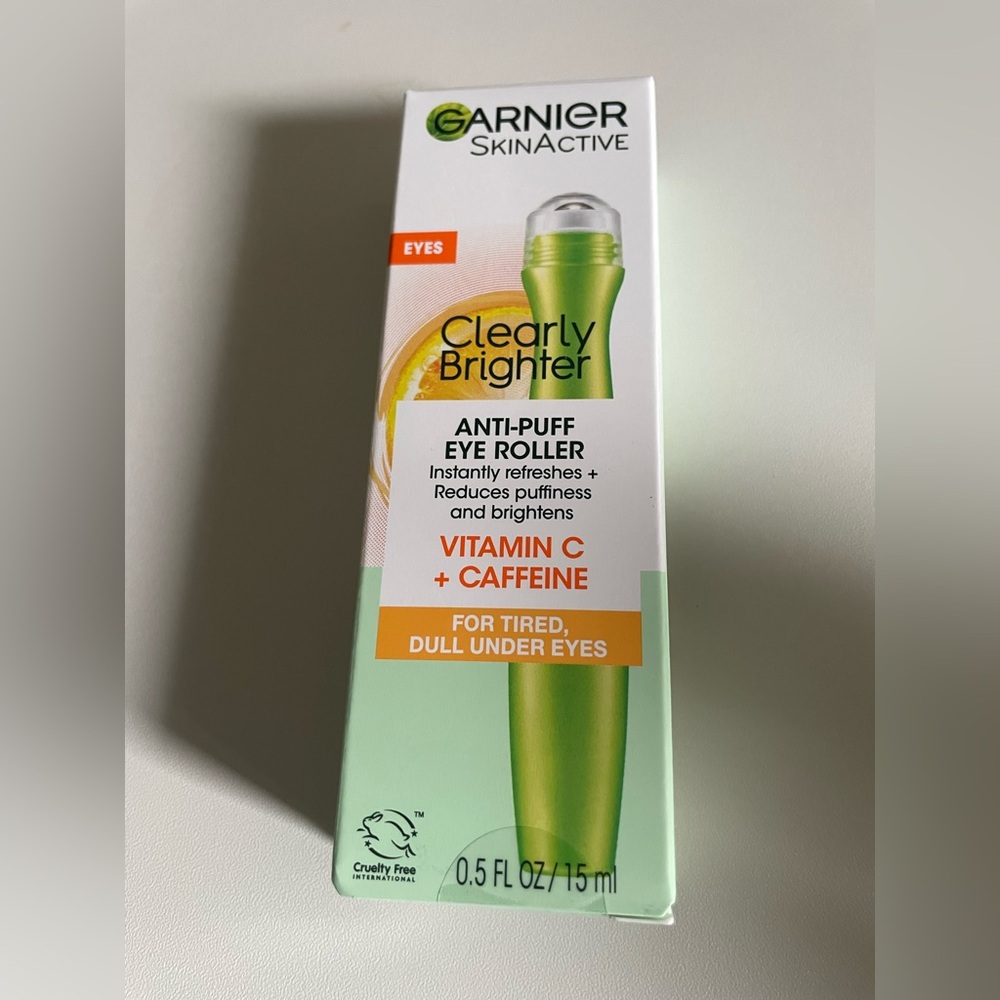 Garnier Clearly Brighter Eye Roller in Green and Orange Accents